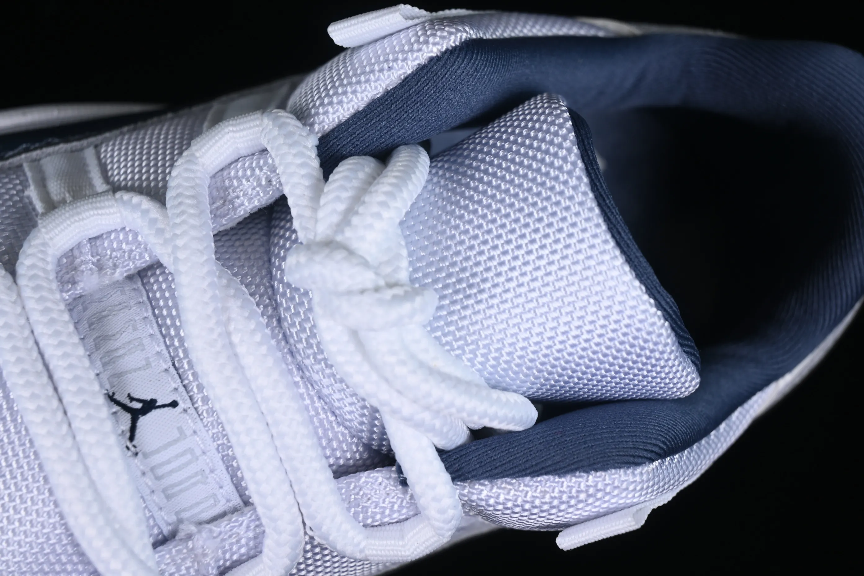 All categories Air Jordan Jordan series basketball shoes Air Jordan 11 F version Air Jordan 11 Low "Diffused Blue" AJ11 Joe 11 navy blue genuine carbon FV5104-104